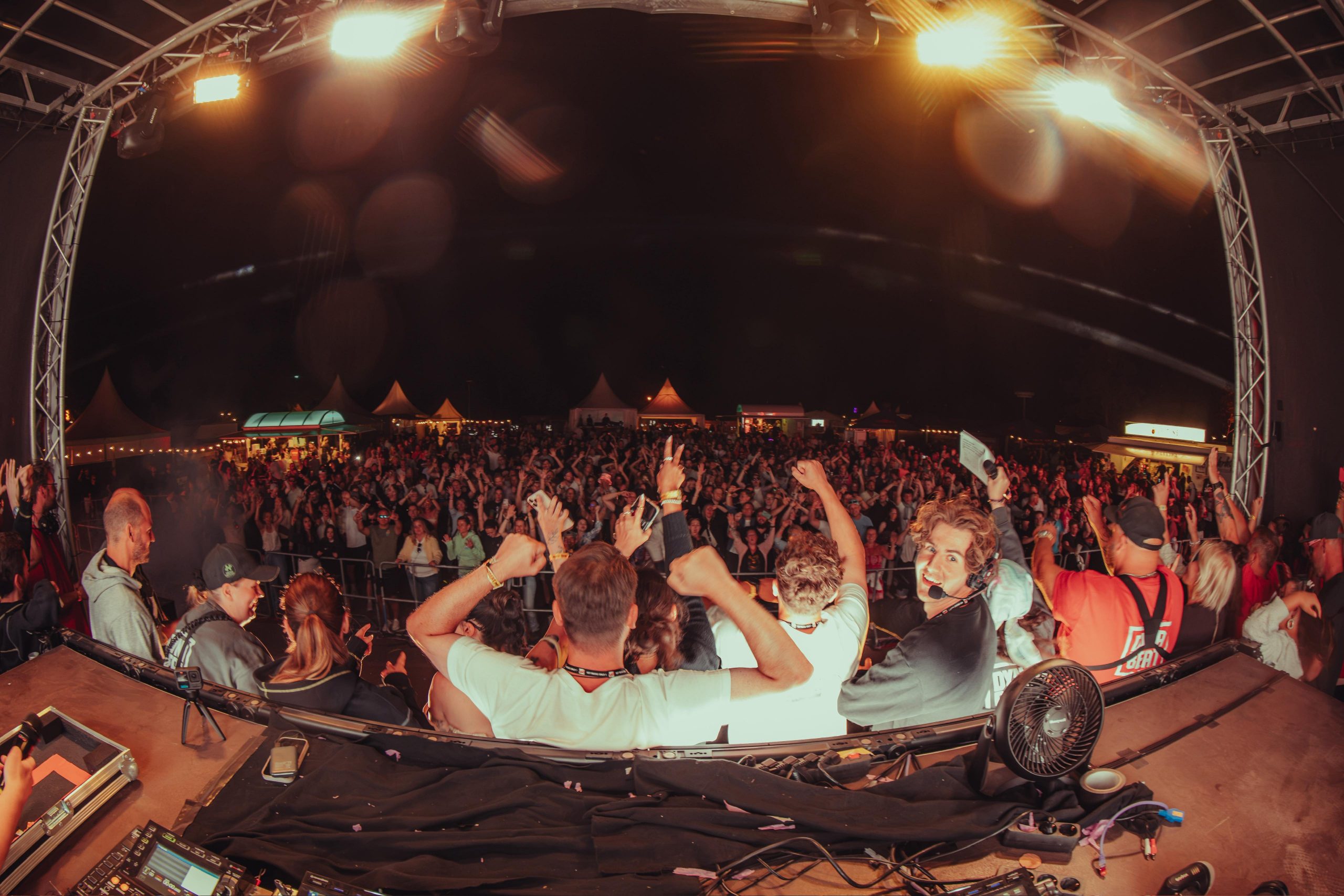 Bühnenperspektive einer CUE PAL Showproduktion beim DYNABEAT Festival in Geesthacht